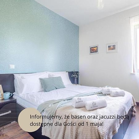 Sztutowo Lazurowy Dwor - Apartamenty Oraz Pokoje Z Basenem I Parkingiem ภายนอก รูปภาพ