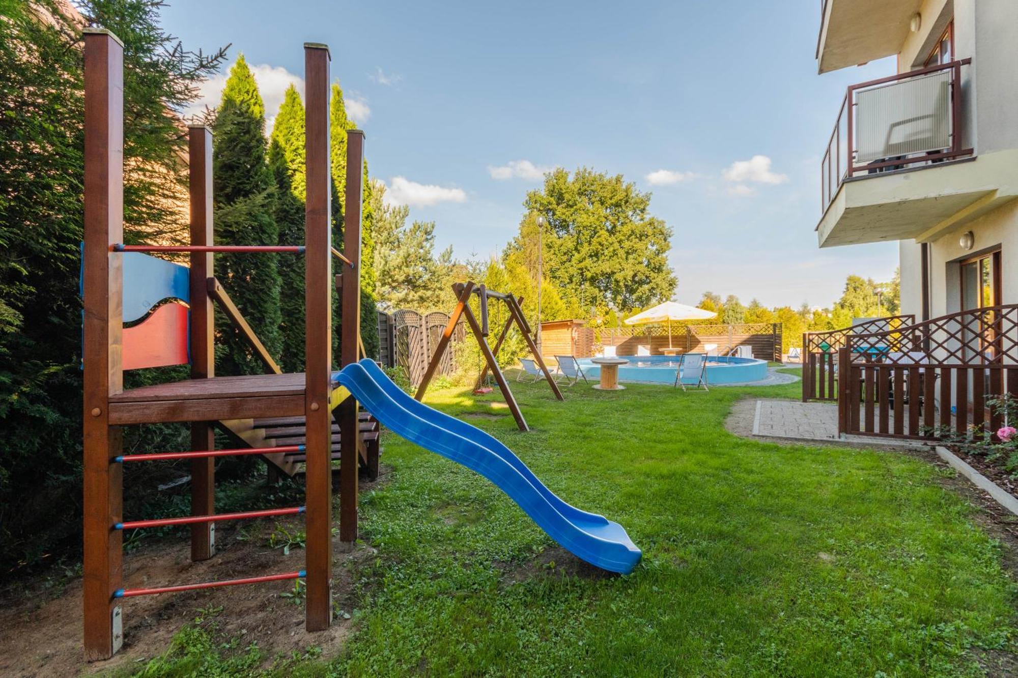 Sztutowo Lazurowy Dwor - Apartamenty Oraz Pokoje Z Basenem I Parkingiem ภายนอก รูปภาพ