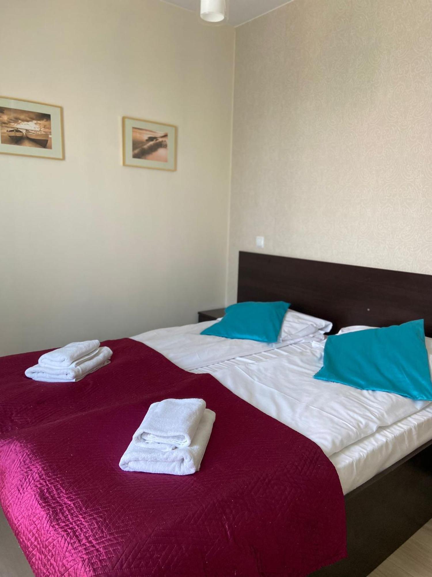 Sztutowo Lazurowy Dwor - Apartamenty Oraz Pokoje Z Basenem I Parkingiem ภายนอก รูปภาพ